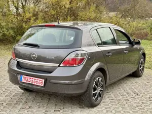 Opel Astra Bild 2