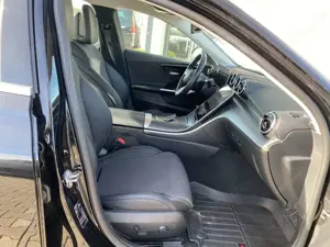 Mercedes-Benz C 300 9G-TRONIC Avantgarde
