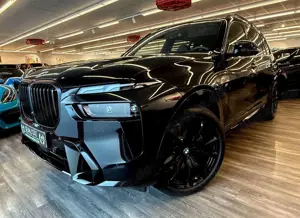 BMW X7 40d xDrive M Sportp Standh AHK P Dach 22 Zoll