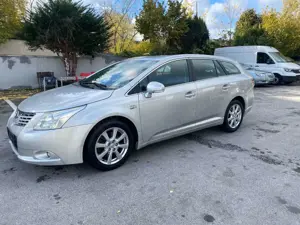 Toyota Avensis Avensis Combi Diesel Combi 2.2 D-4D Sol Bild 2