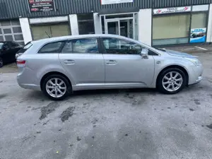 Toyota Avensis Avensis Combi Diesel Combi 2.2 D-4D Sol Bild 4