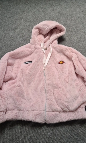 Damenjacke zu verkaufen ohne Flecken und Löcher 