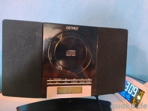 funktionsfähiger CD Spieler mit Radio 
