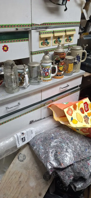 Sammlung von 7 dekorativen Bierkrügen   gut erhalten, teils mit Zinndeckel   VB 120    