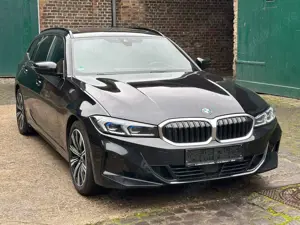 BMW 320 d Touring Sport Autom HUD Standheizung LEDER