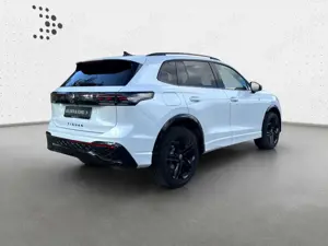 Volkswagen Tiguan R-Line 2.0 TDI 4M PANO*HK*AHK*BLACKSTYLE Bild 2