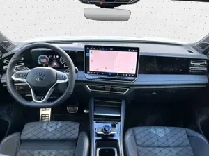 Volkswagen Tiguan R-Line 2.0 TDI 4M PANO*HK*AHK*BLACKSTYLE Bild 5