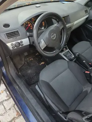 Opel Astra 1.4 Sport Bild 4
