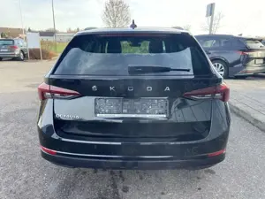 Skoda Octavia Combi 2.0 TDI DSG CLEVER 17"+EL.HECK+NAV Bild 4