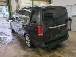 Mercedes-Benz V 220 d Edition 4MATIC lang Bild 4