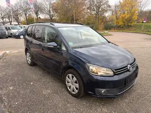 Volkswagen Touran 1,4Benzin AUTOMATIK 7 Sitzer Kamera Klima Bild 3