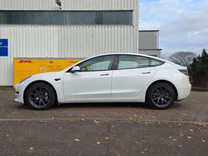 Tesla Model 3 Model 3 Standard Reichweite Plus Hinterradantrieb Bild 4