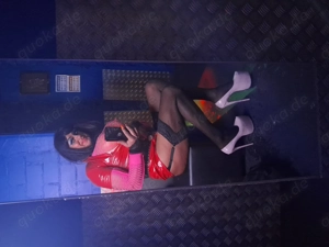 Reifer Crossdresser zur Verfügung 