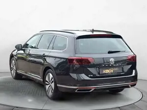 Volkswagen Passat Variant GTE DSG LED Navi AHK Bild 4