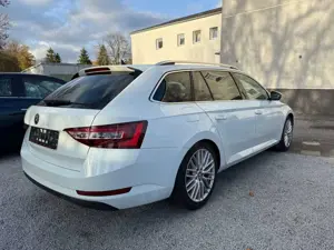 Skoda Superb Combi*NAVI*KAMERA*AHK Bild 4