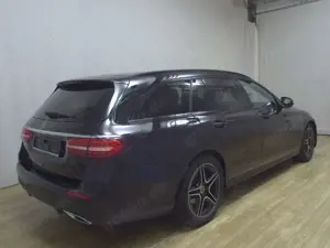 Mercedes-Benz E 220 T d AMG-Line Night Navi LED Widescreen RFK Bild 4