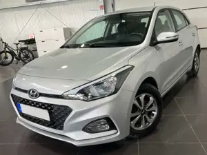 Hyundai i20 1.2 **SHZ*PDC*Bluetooth*Spur*Temp**