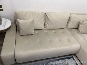 Verkaufe mein beiges Ecksofa mit Récamiere in sehr gutem Zustand.