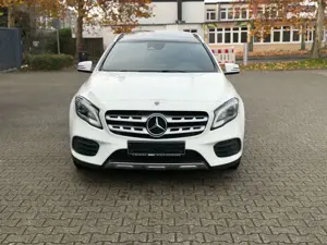 Mercedes-Benz GLA 200 AMG Offroad LED NAVI PANORAMA TOP Bild 3