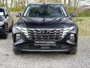 Hyundai TUCSON 1.6 T-GDI 4WD  NAVI TEMPOMAT PDC KAMERA Bild 2