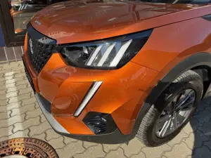 Peugeot 2008 Allure GT-Line PT 130 Bild 2