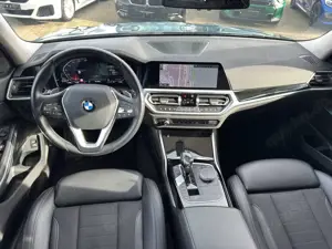 BMW 320 d Touring Sport Line Hifi Komfortzugang SH Bild 2