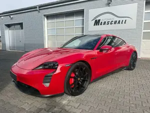 Porsche Taycan GTS HeadUp Bose Panorama 21" RS Kamera Carbon