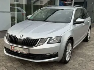 Skoda Octavia 2.0 TDI DSG Combi Clever*AHK*NAVI