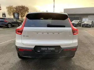 Volvo XC40 Plus Dark Recharge Plug-In Hybrid T5 Twin Engine E Bild 4