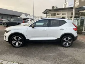 Volvo XC40 Plus Dark Recharge Plug-In Hybrid T5 Twin Engine E Bild 2