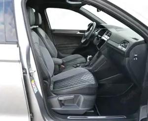 Volkswagen Tiguan Allspace 2.0 TDI 200 PS 4M DSG VOLL R-Line BLACK-STYLE/AHK Bild 4