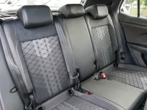 Volkswagen T-Cross R-Line 1.0 l TSI AHK Kamera Navi LED-Mat Bild 5