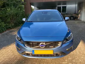 Volvo V60 V60 D6 Plug-In-Hybrid AWD R-Design, AHK, StandHz Bild 4