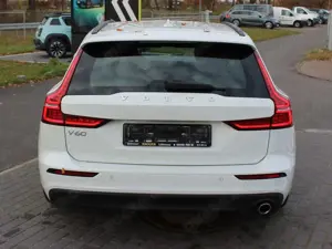 Volvo V60 Momentum Bild 4