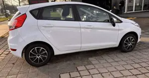 Ford Fiesta Fiesta 1.0 EcoBoost Start-Stop Celebration Bild 3