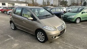 Mercedes-Benz A 200 A 200 EleganceNaviTelPanoramadachPDCSHZ
