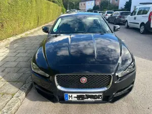 Jaguar XE XE 20d AWD Aut. Portfolio Bild 2