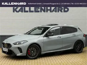 BMW 135 xDrive-Pano-Head-Up-Memory-ACC-Harman-Kardon