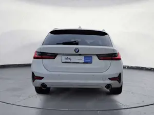 BMW 320 d xDrive Touring Innovationsp. AHK Bild 5