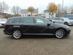 Volkswagen Passat Variant 2.0 TDI DSG Elegance Bild 5