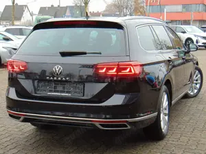 Volkswagen Passat Variant 2.0 TDI DSG Elegance Bild 4