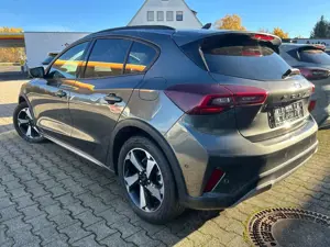 Ford Focus Active 1.0 EcoBoost Automatik Bild 5