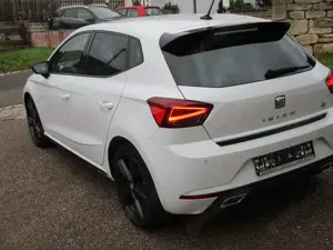 SEAT Ibiza FR Black Edition+Navi+Voll LED+Apple CarPl Bild 3