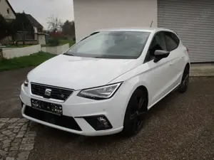 SEAT Ibiza FR Black Edition+Navi+Voll LED+Apple CarPl Bild 2