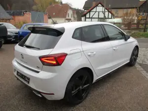 SEAT Ibiza FR Black Edition+Navi+Voll LED+Apple CarPl Bild 4