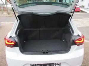 SEAT Ibiza FR Black Edition+Navi+Voll LED+Apple CarPl Bild 5