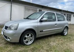 Renault Clio 16V