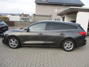 Ford Focus 1,5 NAVI KAMERA LED SPURH SITZH TEMPO PDC