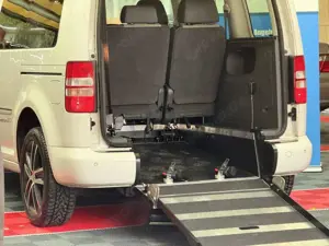 Volkswagen Caddy Edition30 Behindertengerecht-Rampe