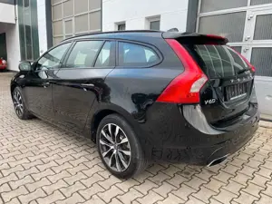 Volvo V60 Kombi D3 Linje Svart/AUT/ESD/2HD/NAVI/KAMERA Bild 3